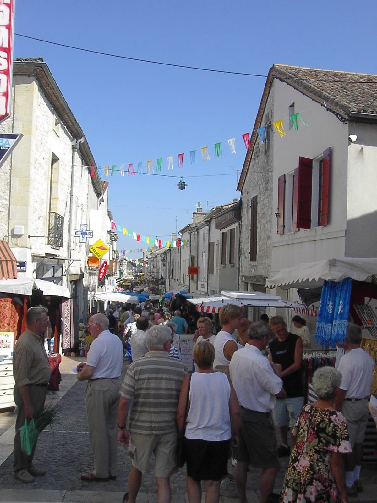 Marché CASTILLONNES 2002