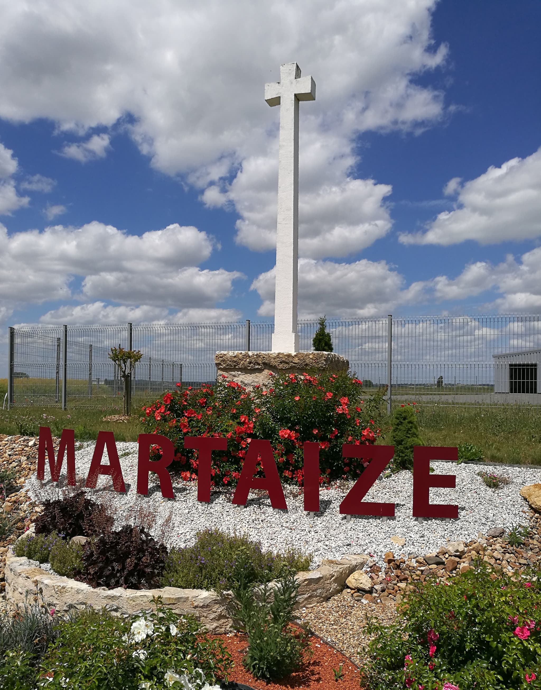 Martaizé - croix du village
