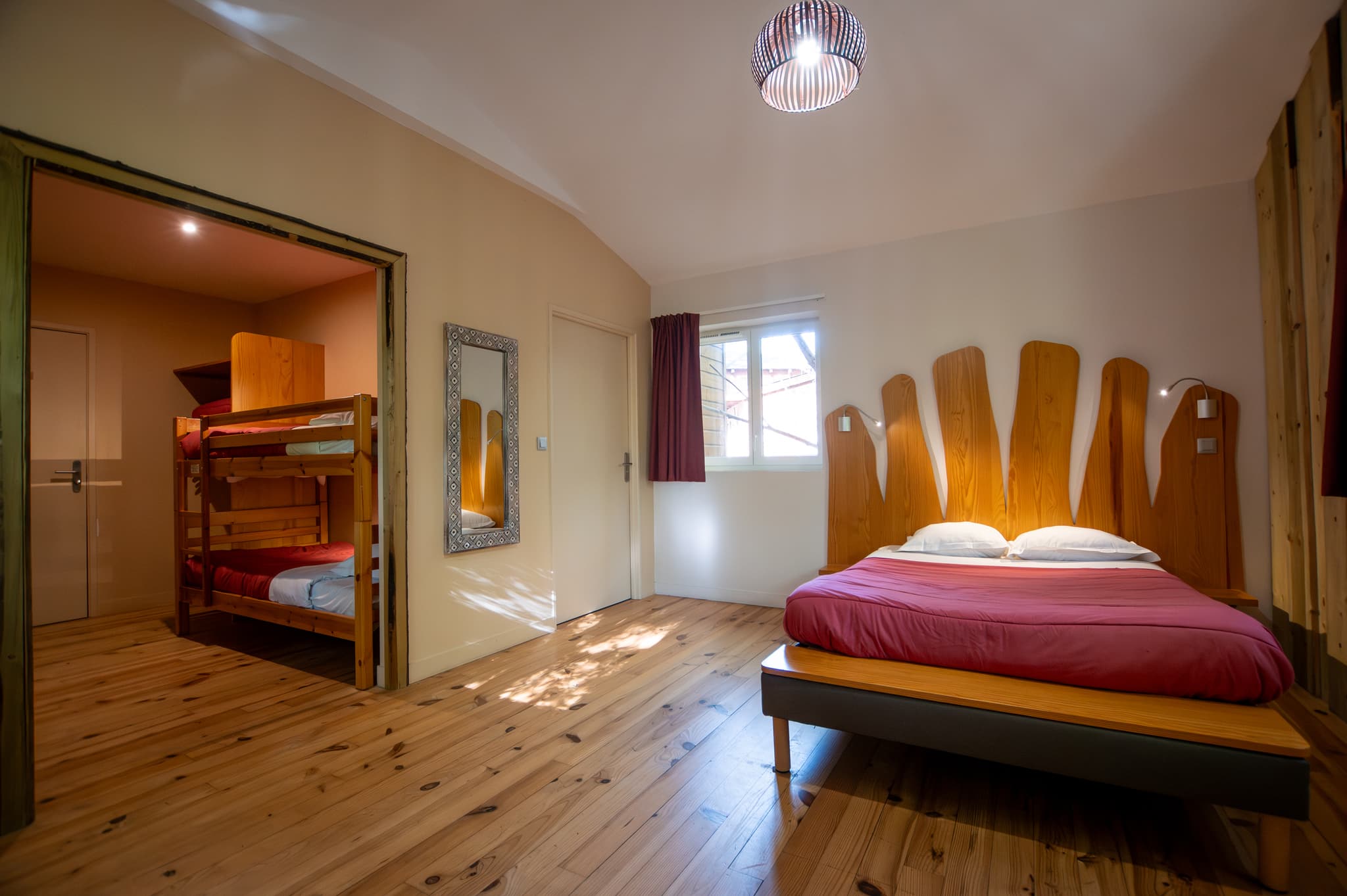 Hôtel Insolite Domaine de Dienné - chambre 4 personnes PMR