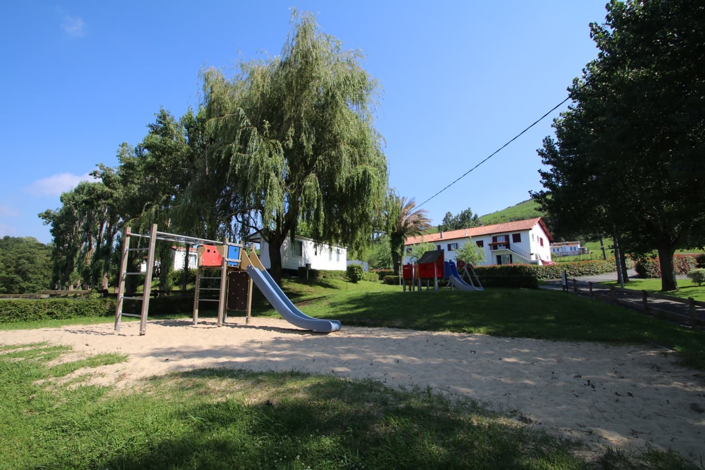 MendiAzpian-jeux-camping-urrugne