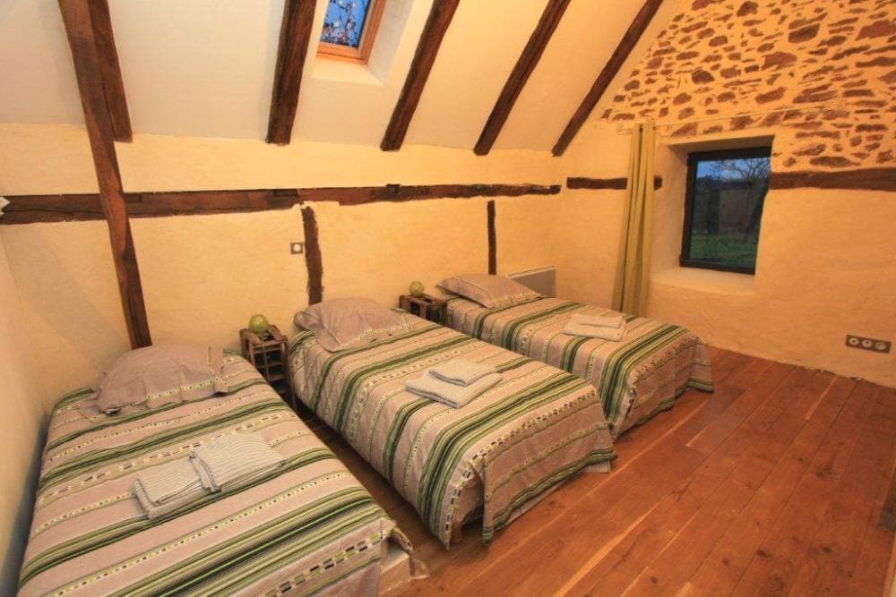 MeubléDUVINAGE-LaChapelleStGeraud_chambre4_13
