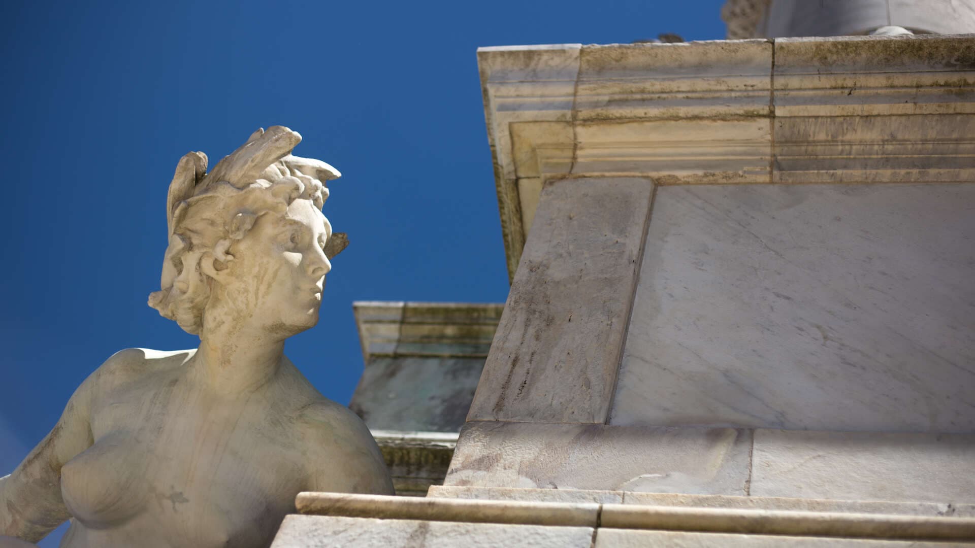 Monument-aux-Girondins-Fontaine-David-Remazeilles
