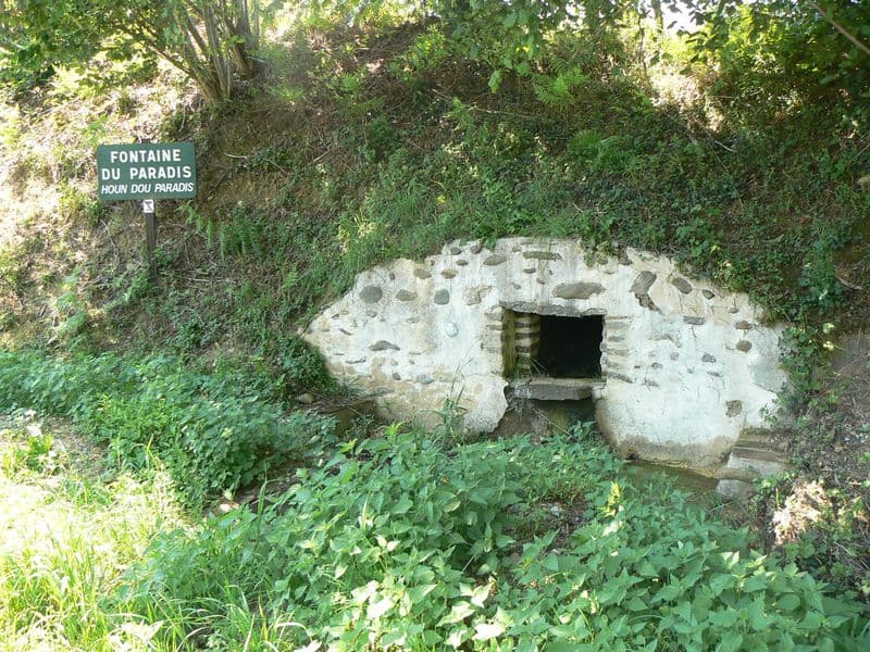 Morlaàs, fontaine du Paradis