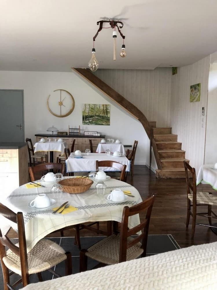 MoulinDeLaSalle-Curemonte-tablesPetitDejeuner_10