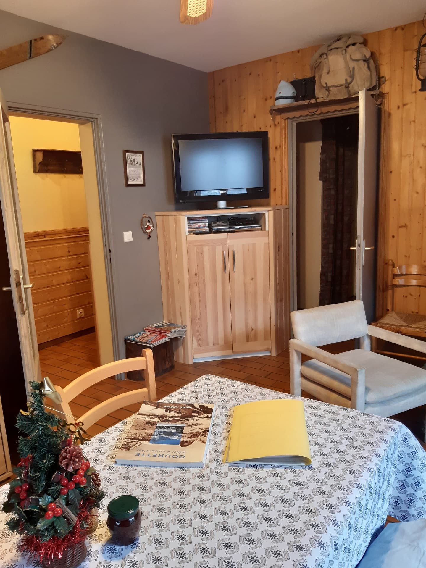 Nouveau-Meuble-TV