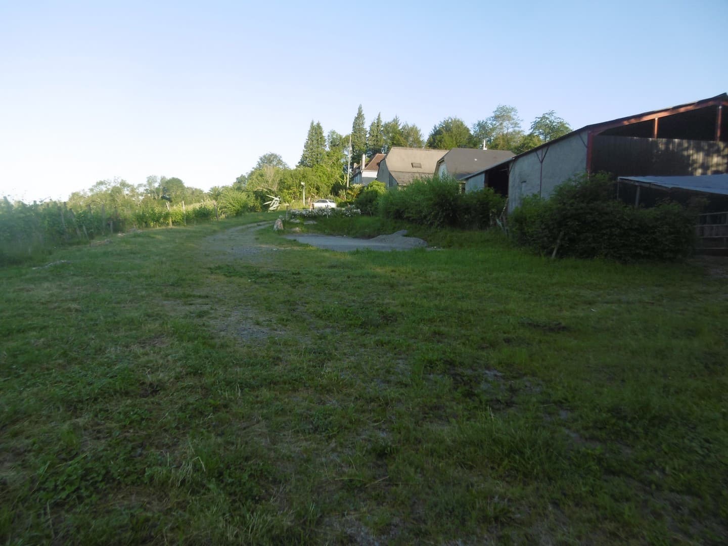 Domaine Latapy - Gan - aire de stationnement cpg car