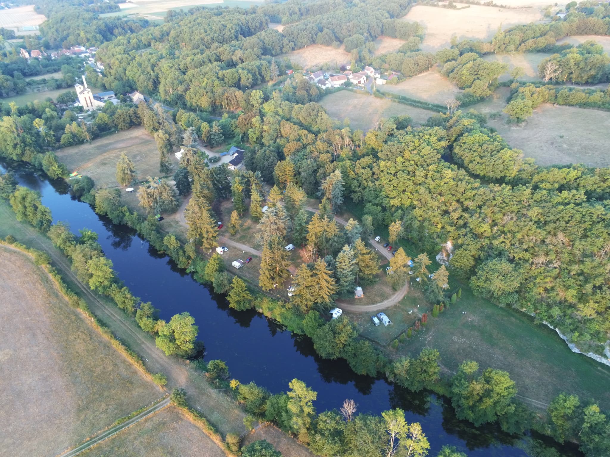 Camping Aire du Grand Pré - St Pierre de Maillé