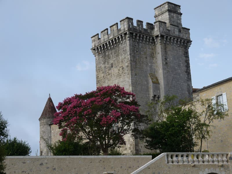 PCUAQU047V5055L2_ChateauXaintraille [600x800]