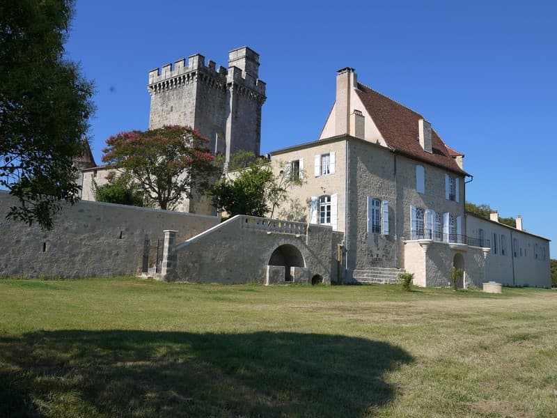 PCUAQU047V5055L2_ChateauXaintraille5 [600x800]