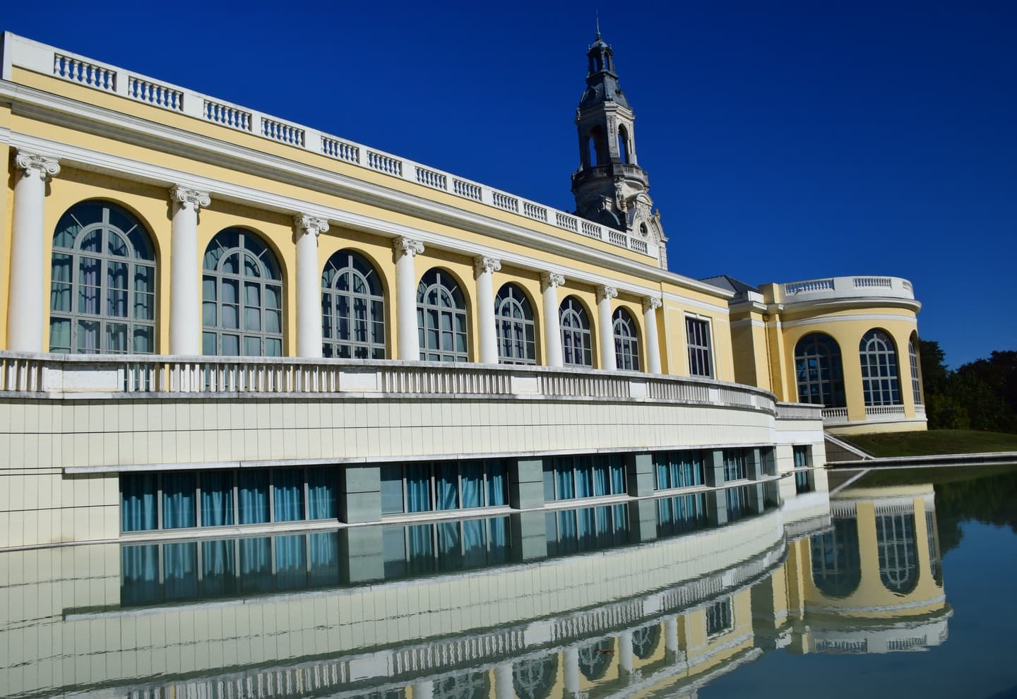 Palais Beaumont - Pau - Extérieur bassin