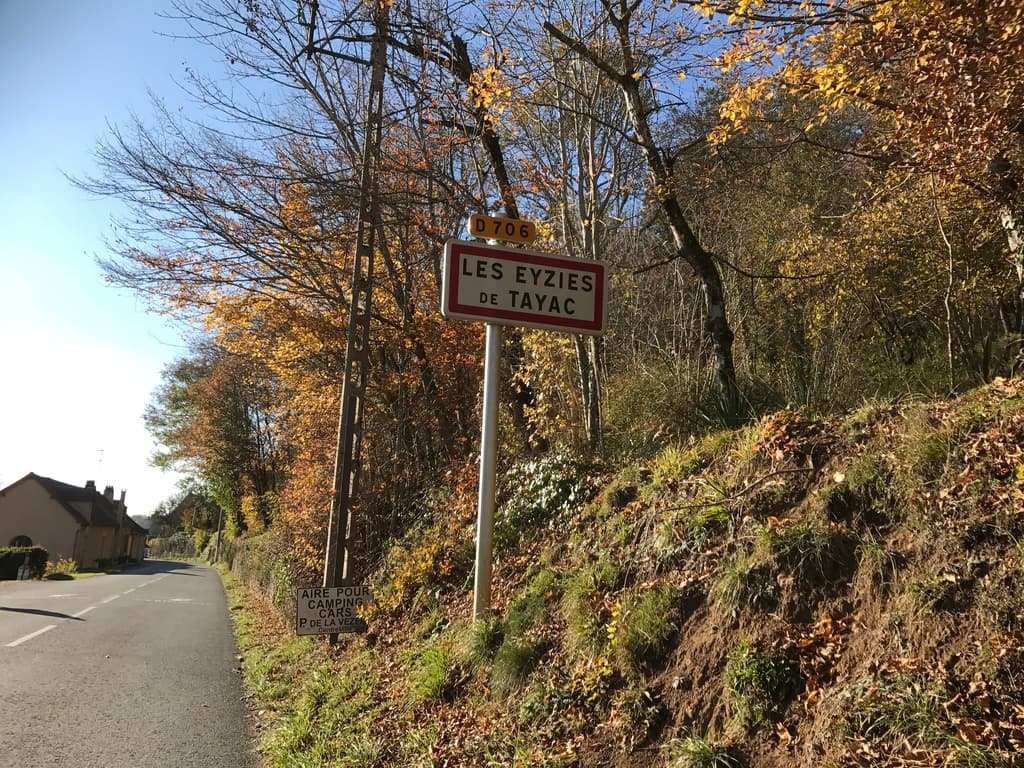Panneau-Les-Eyzies-A