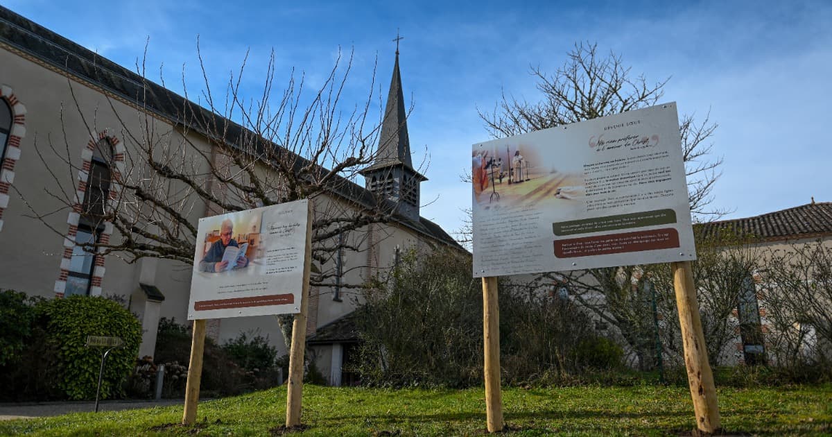 Panneaux-Fb-102025-isle-vallee-perigord