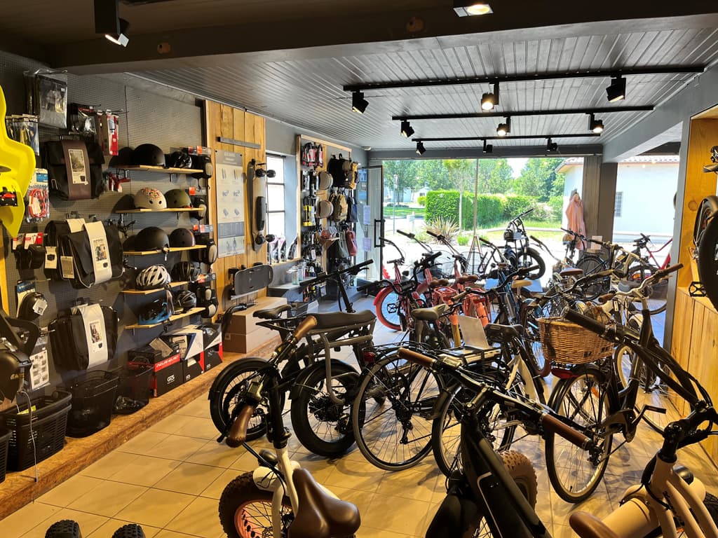 PhoE Bike and Co - SAINT JULIEN EN BORN (5)