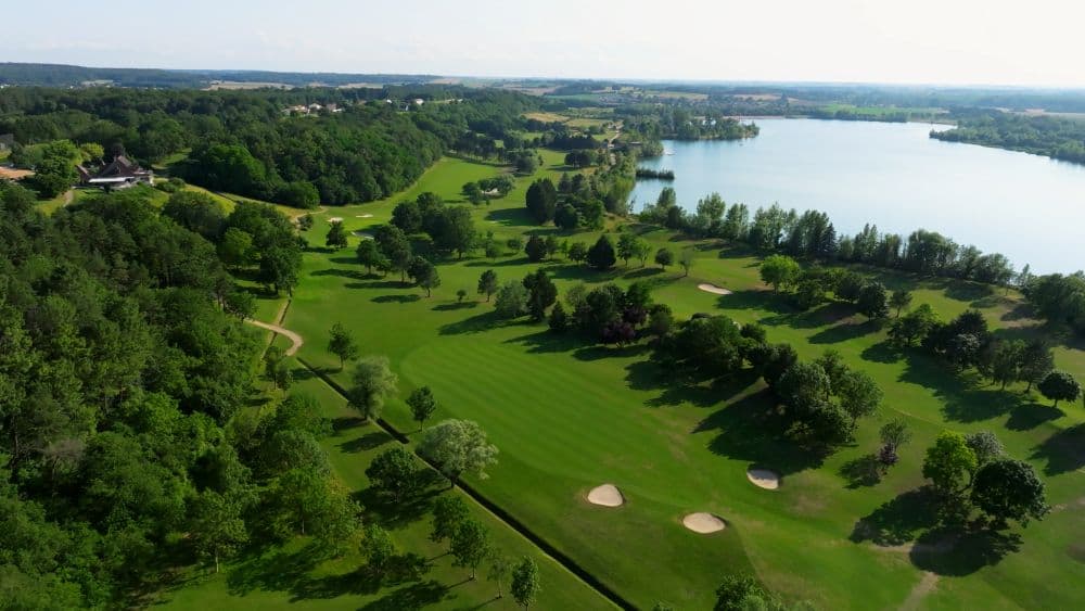 Photo-aérienne-golf-Haut-Poitou-1