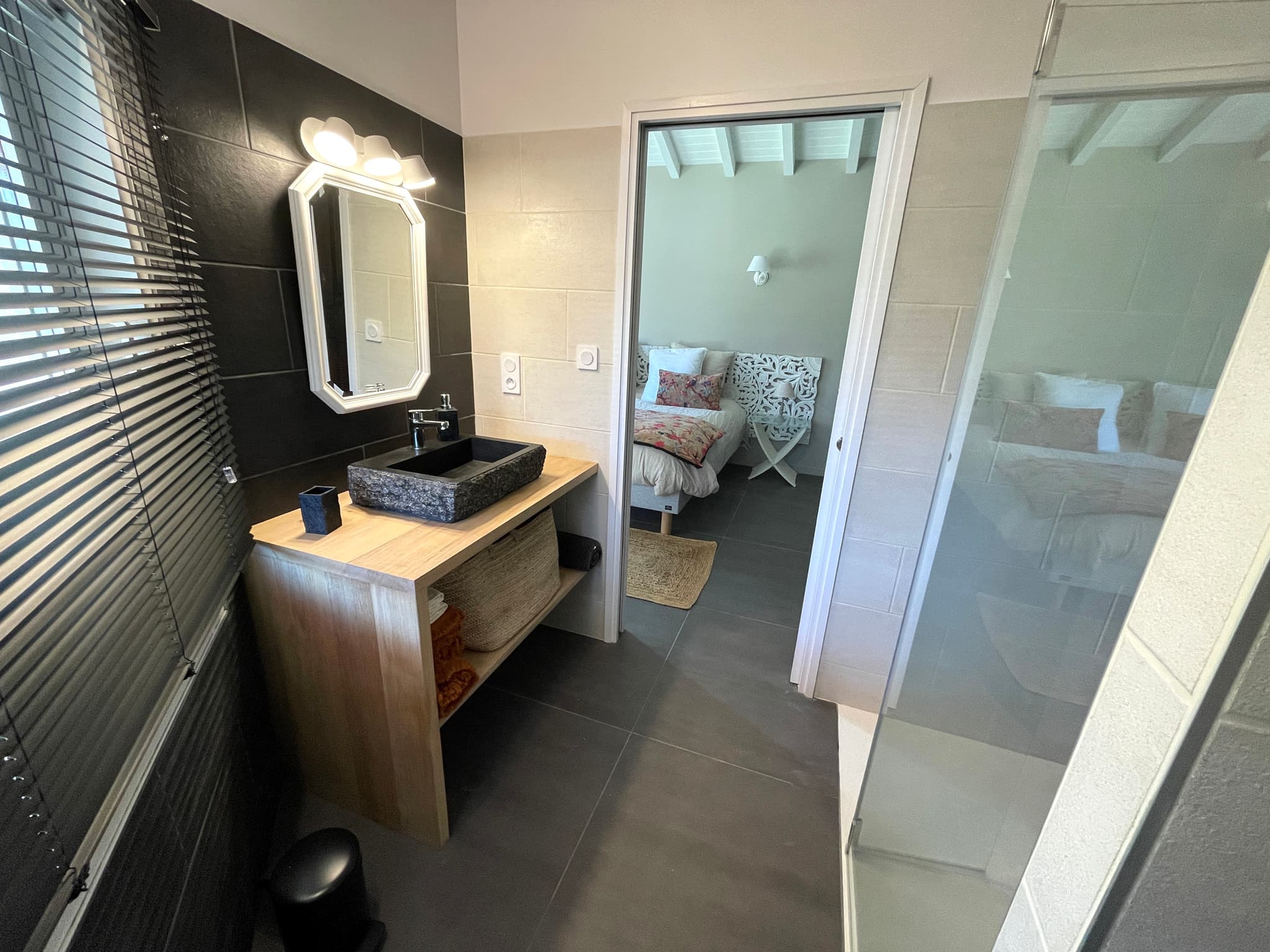 Paulen Posa salle d'eau chambre parentale RDC
