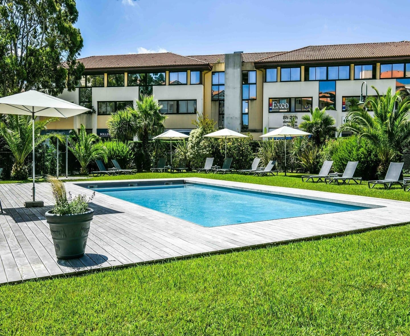 Piscine Hotel Jules Verne