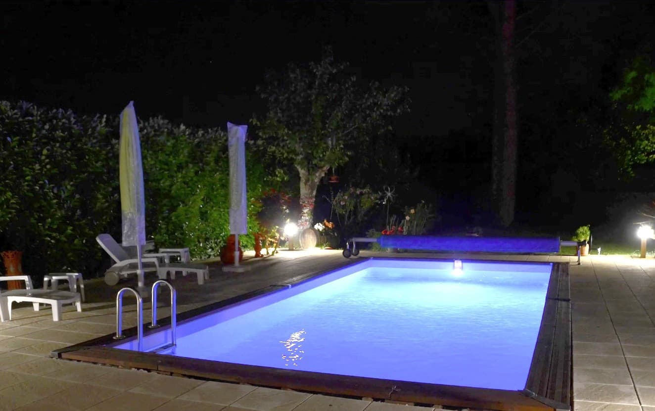 Piscine-de-nuit-maison-Hubert-Faure