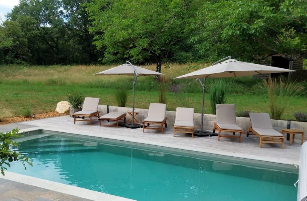 Piscine et Transats