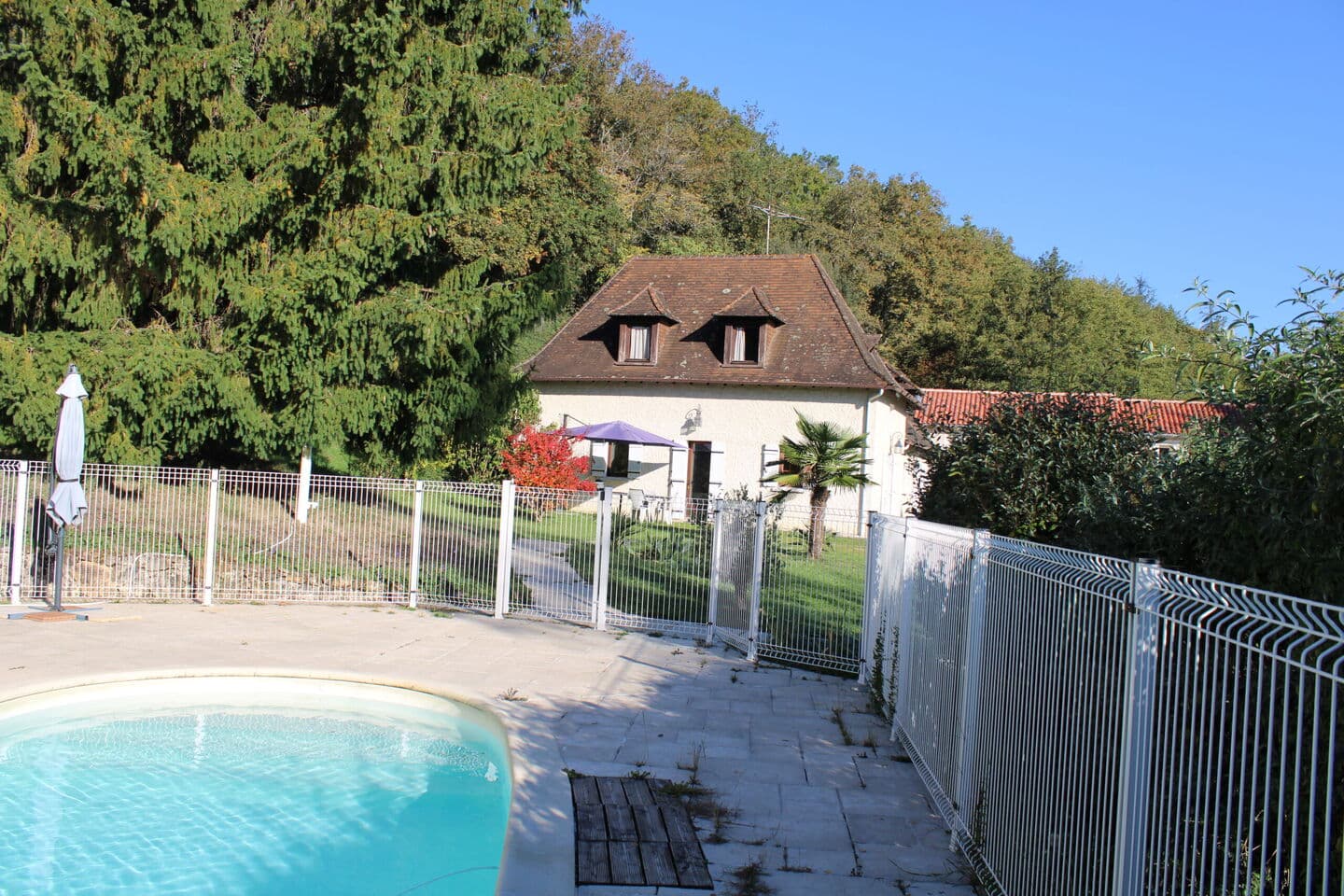 Piscine et gîte