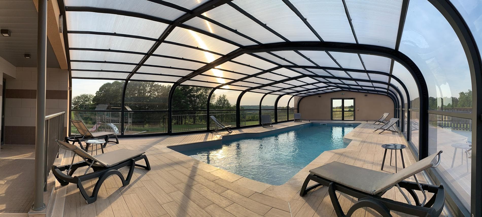 Piscine-interieure-2