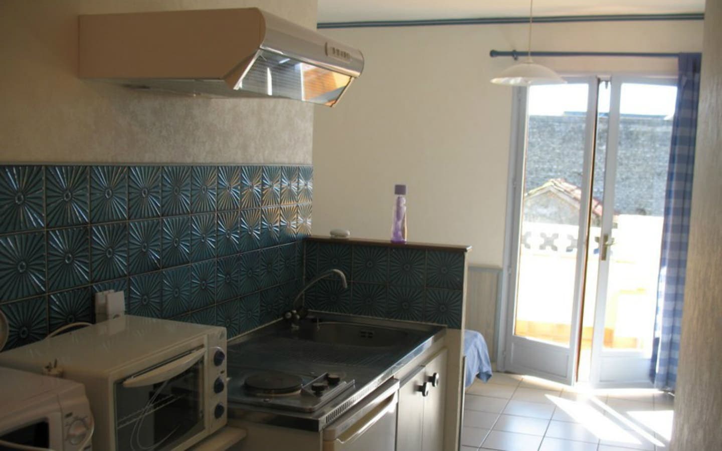 Pouts-Lajus-kitchenette-2