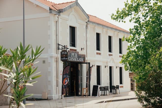 Pub La Canaulaise - Facade