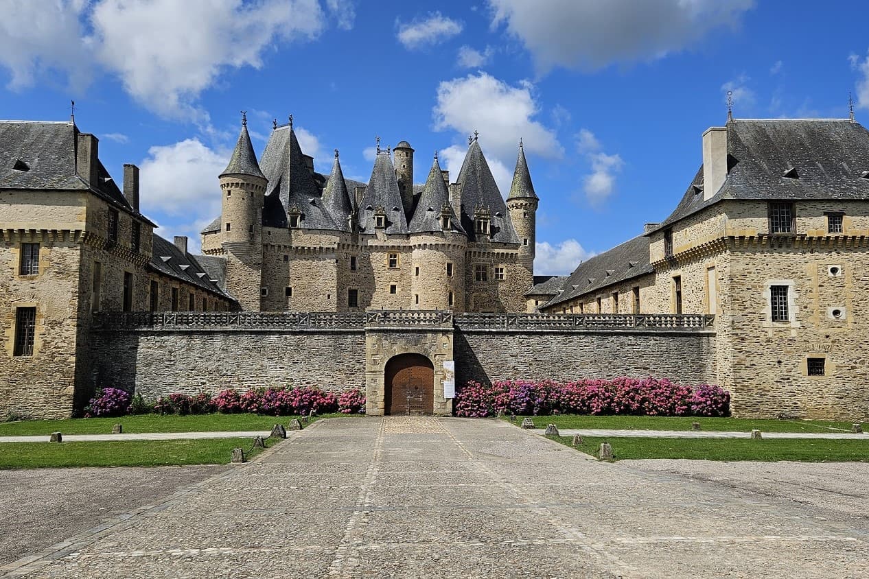 Château de Jumilhac vue de la place