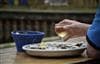 Retouchee-assiette-vin (1)