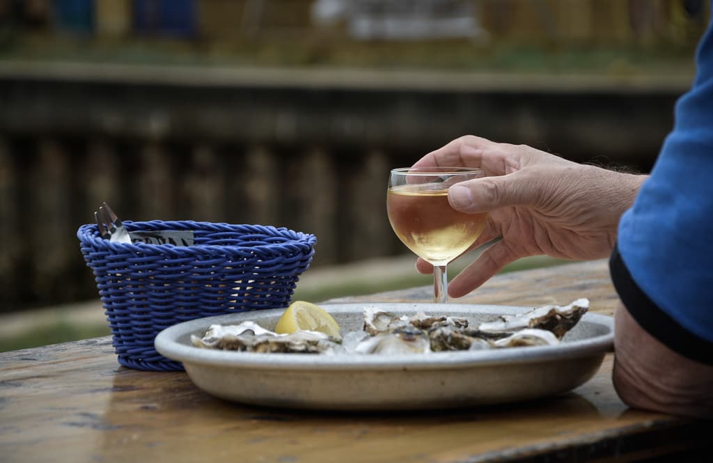 Retouchee-assiette-vin