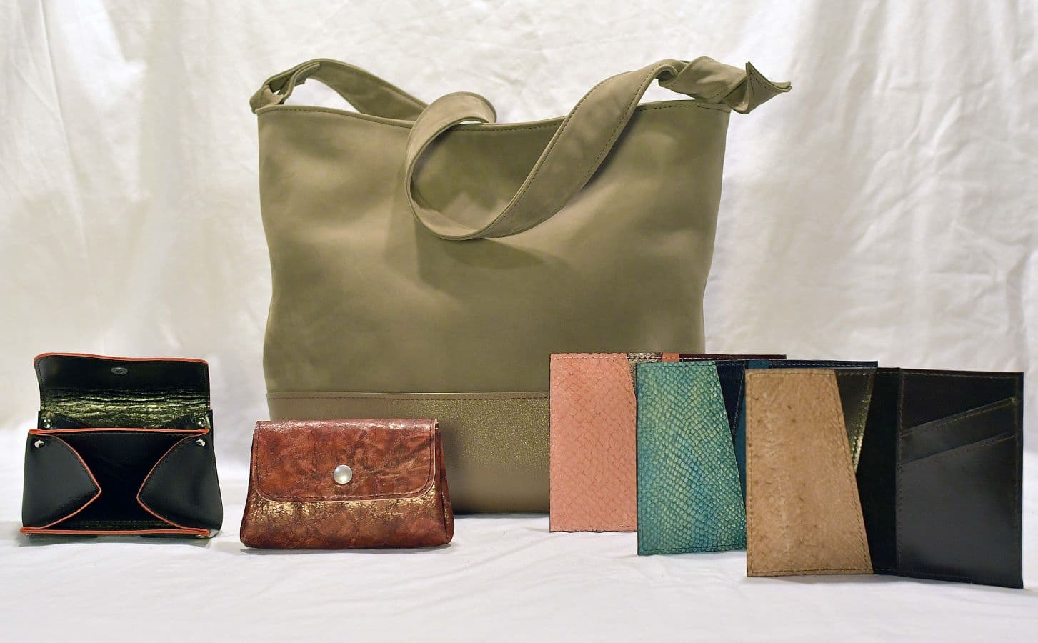 Sac, porte-monnaie et porte-cartes Rose du Cap