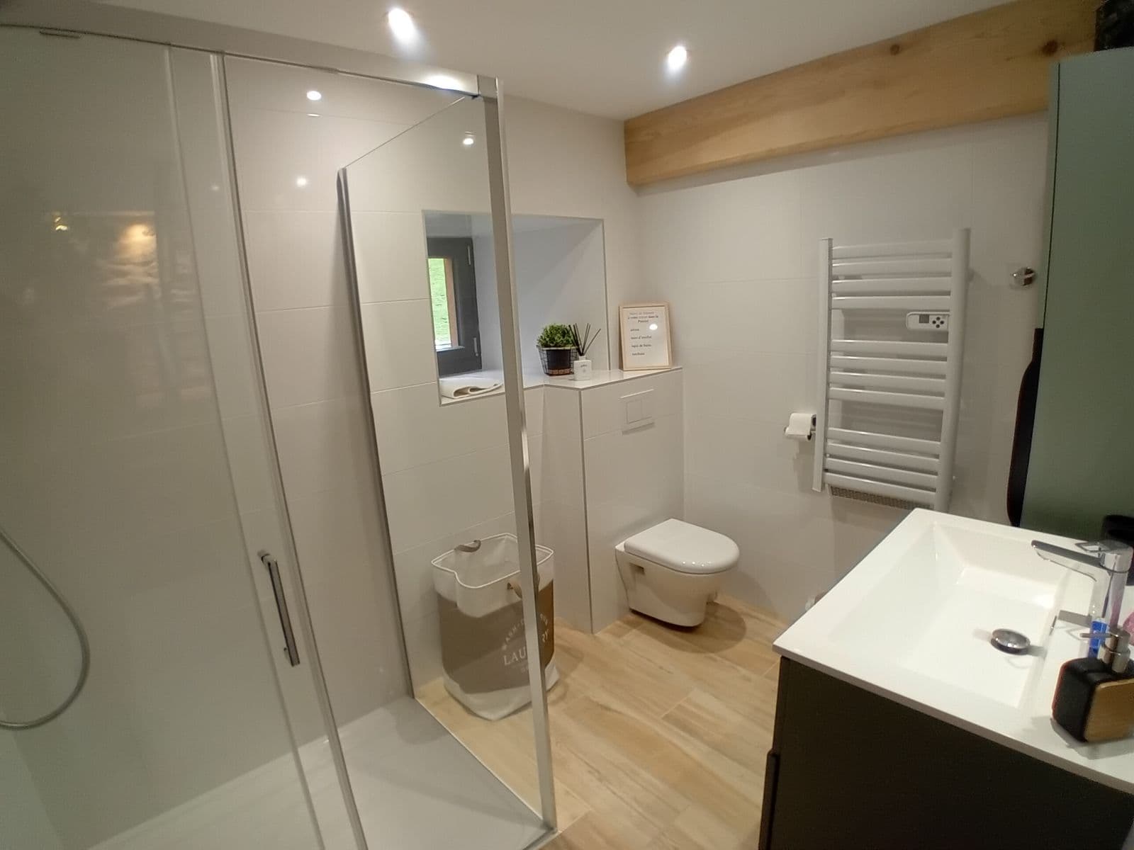 Salle d'eau avec WC