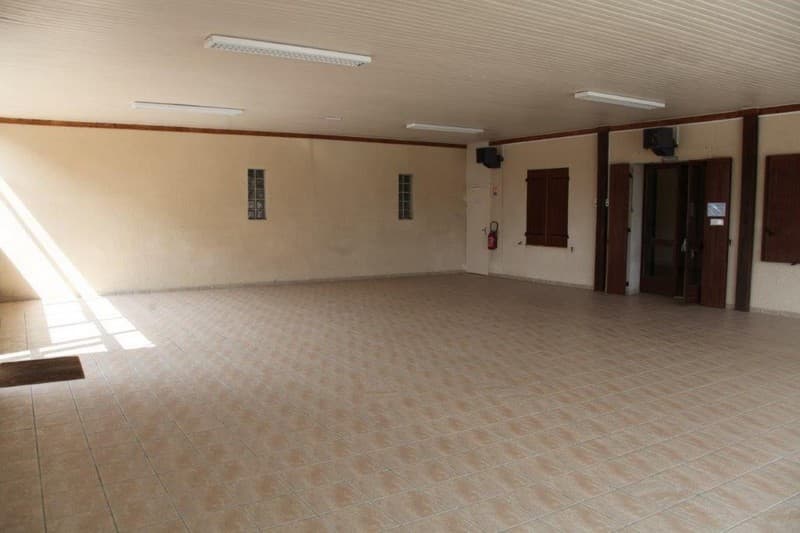 Salle-polyvalente-Pompiey---Hall