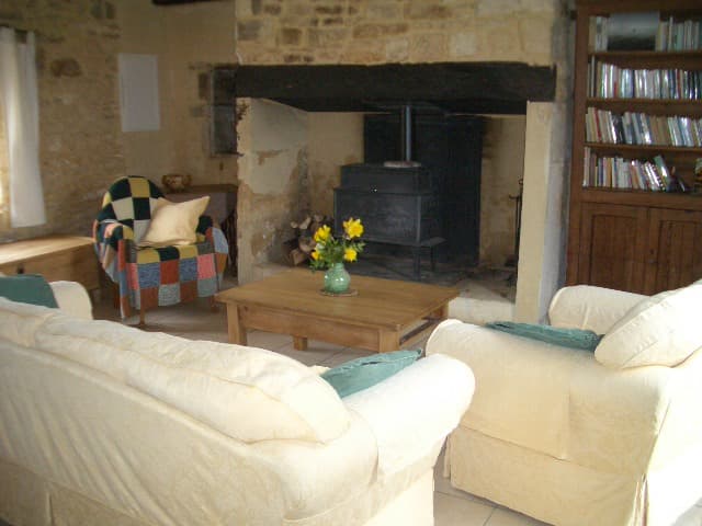 Salon 2 gîte la Salamandre