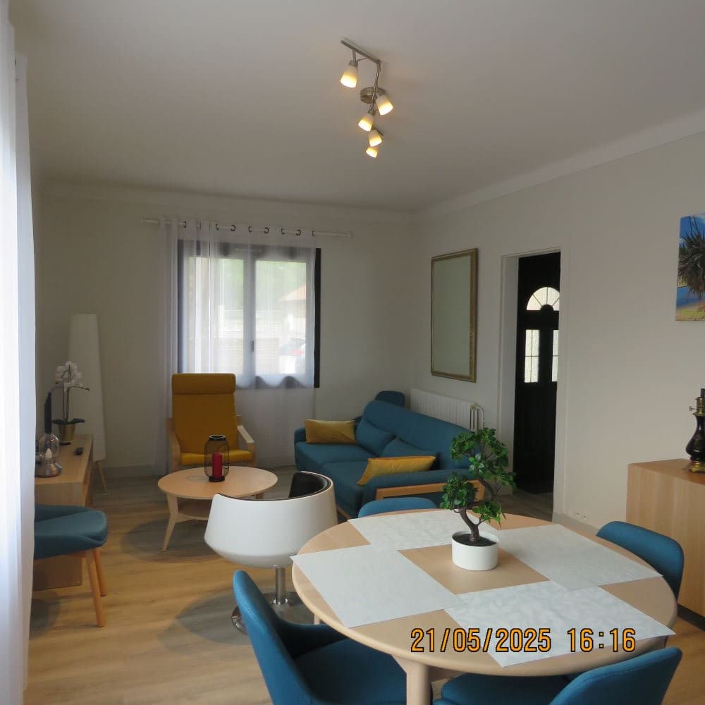 Salon bis