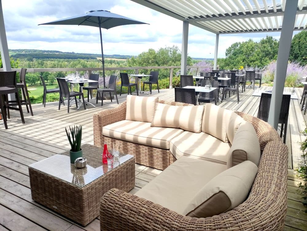 Salon terrasse restaurant Golf du Haut-Poitou
