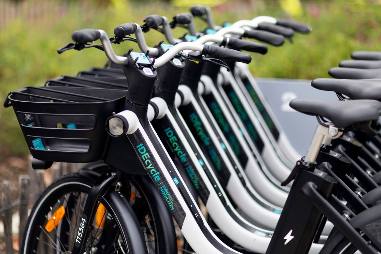 Station location Idécycle - médiathèque Chambaud Lons - présentation des vélos