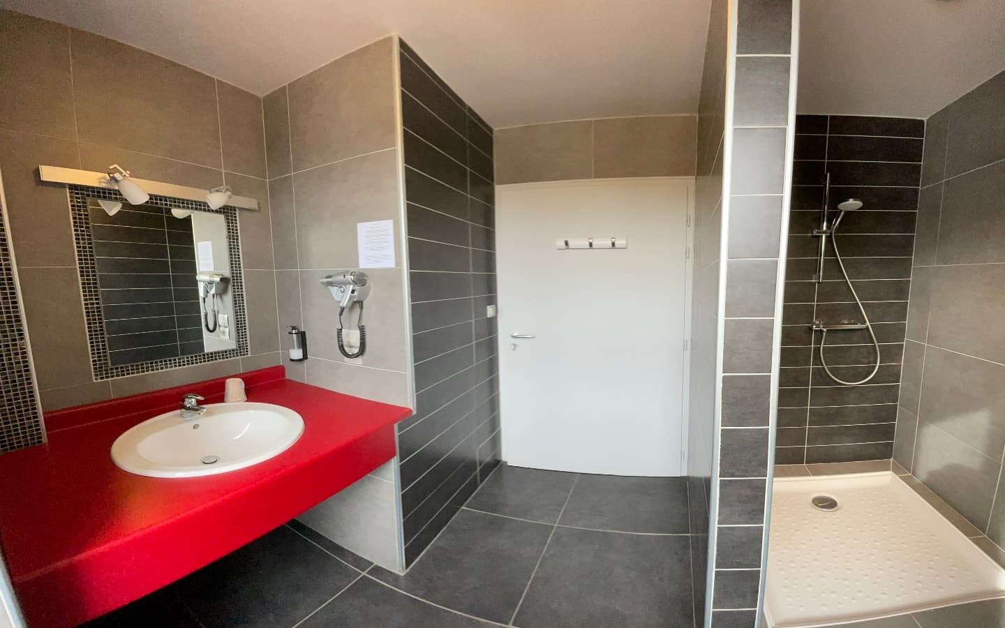 Hôtel Mendy - Salle de Bain (3) 1440x900