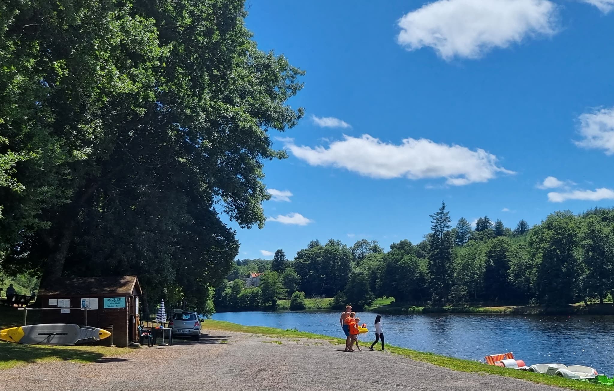 Lac de St Mathieu pédalos