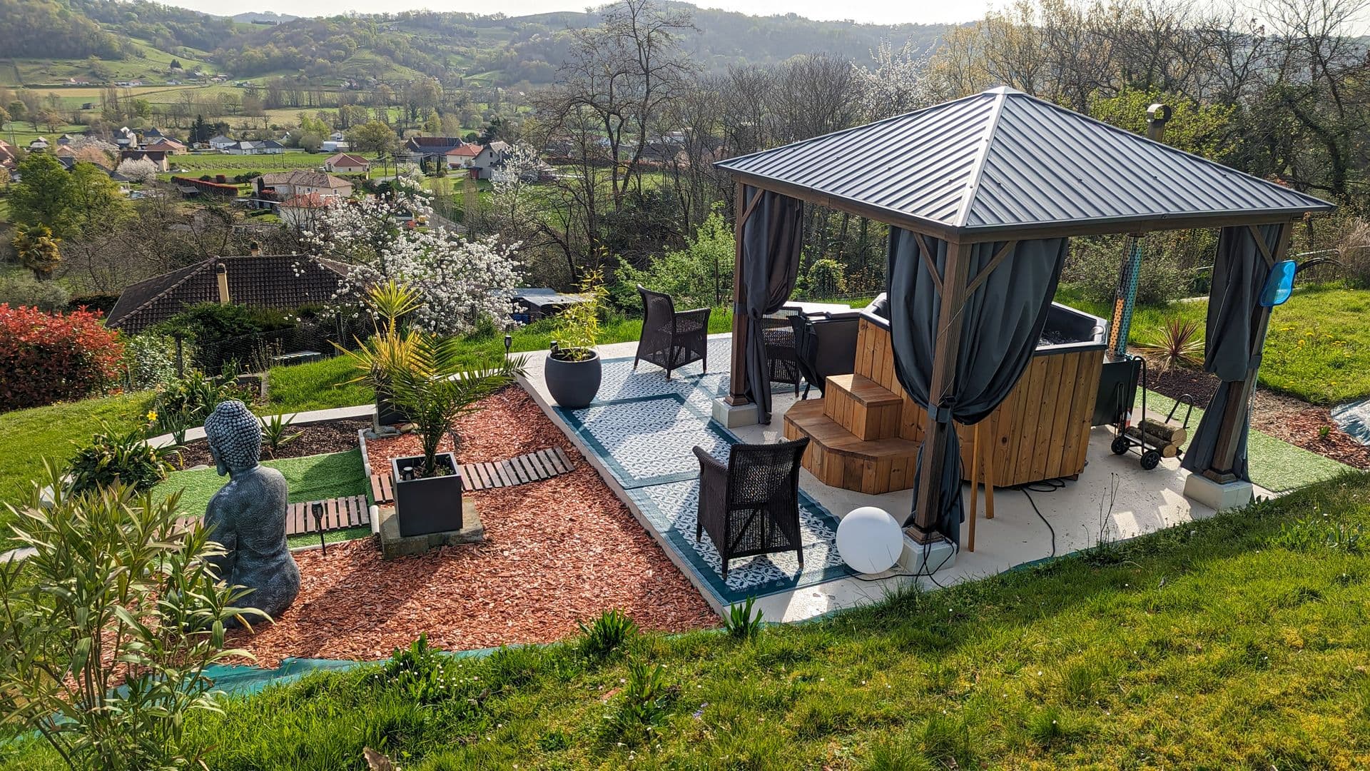 Tatya spa centre bien etre massage monein bain nordique exterieur
