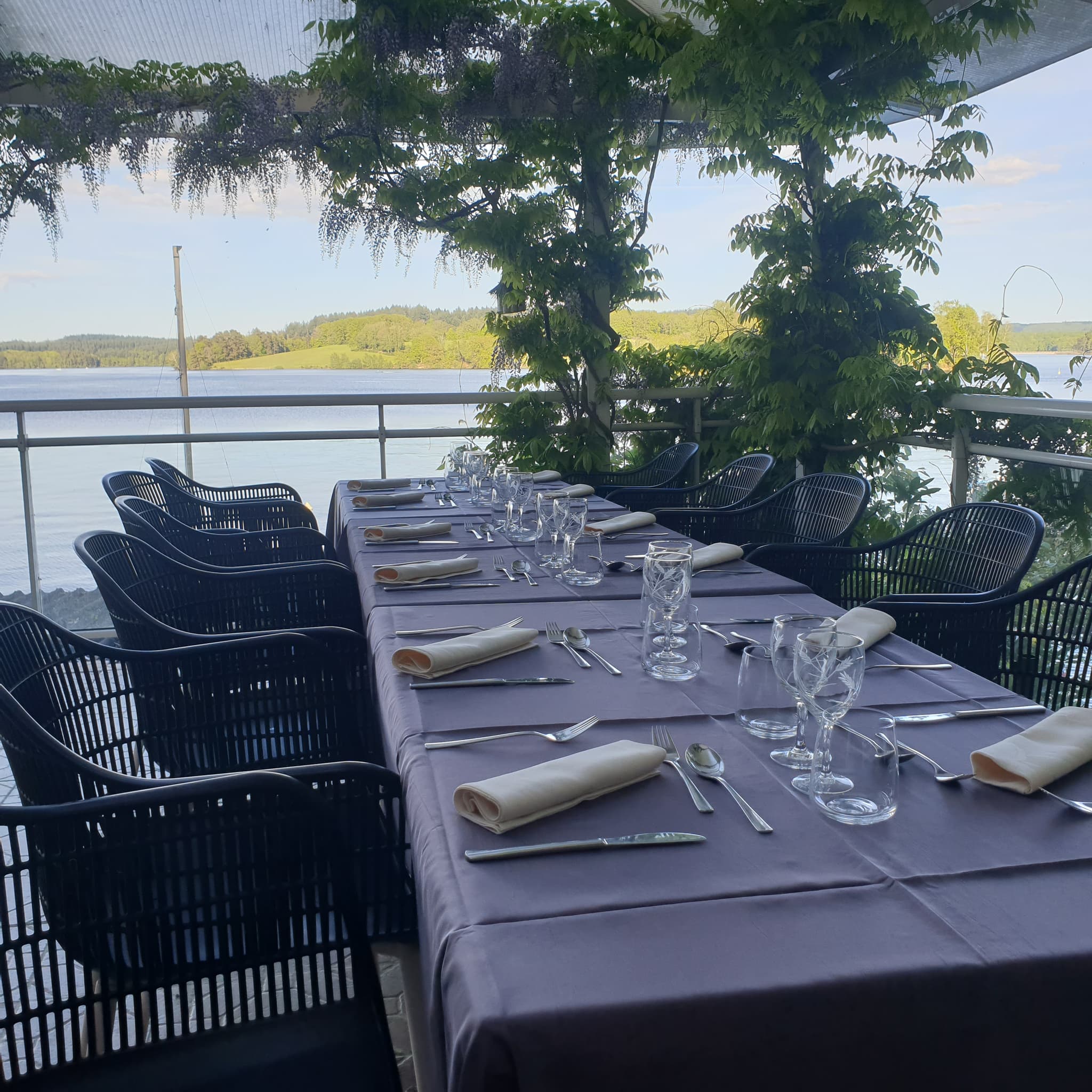 Terrasse restaurant M E Delvaux, La Caravelle de Vassiviere
