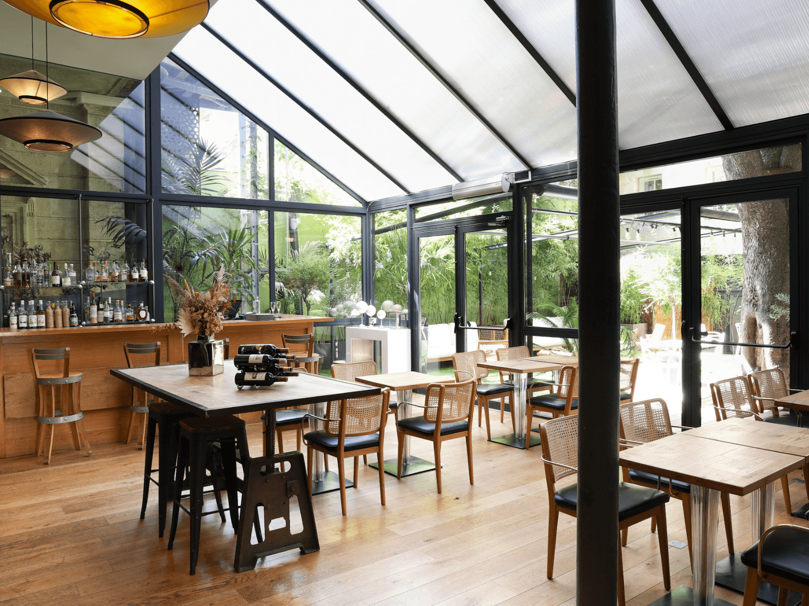 Photos Wine Bar - 3
