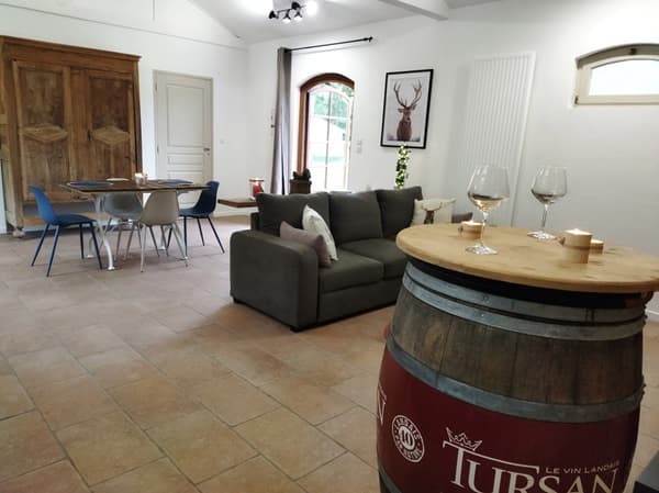 Tonneau avec verres salon