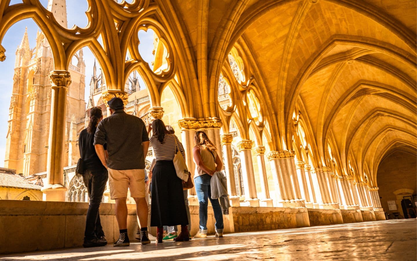 Visite du cloître de Bayonne