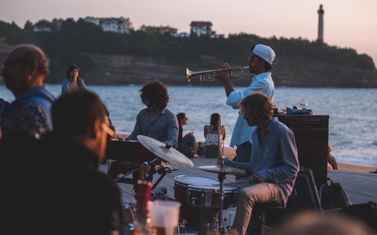 Tropical Jazz Club1