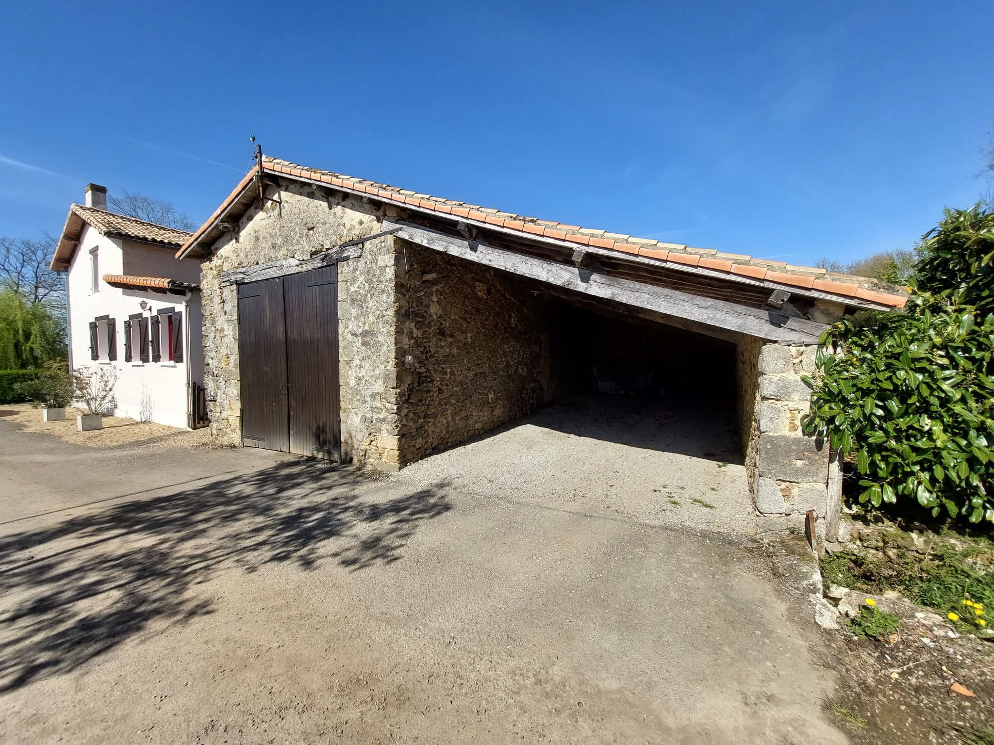 VU GARAGE
