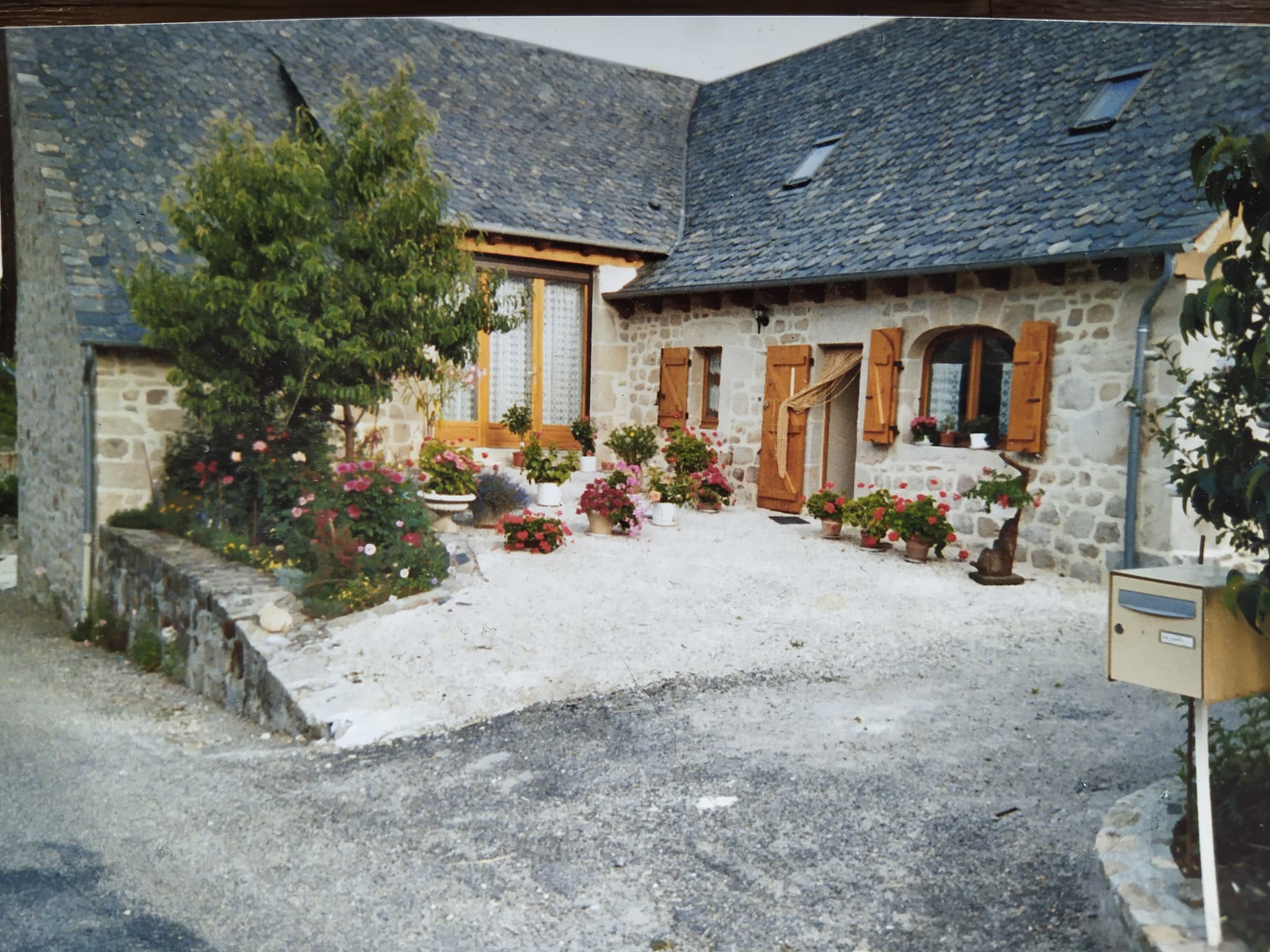 La Ferme Gleinadin - Vue fleurie_2