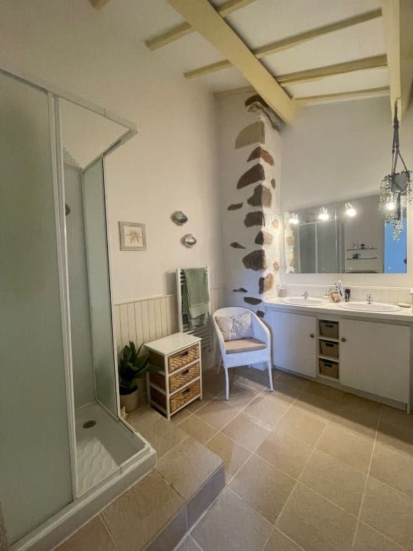 Villa Lierre Millac sdb