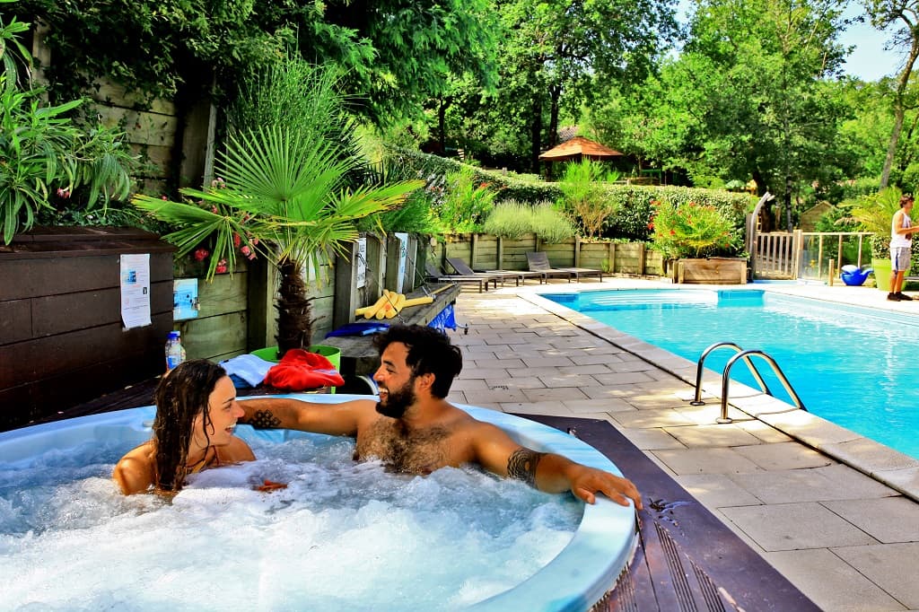 Village-vacances-Messanges-Jacuzzi