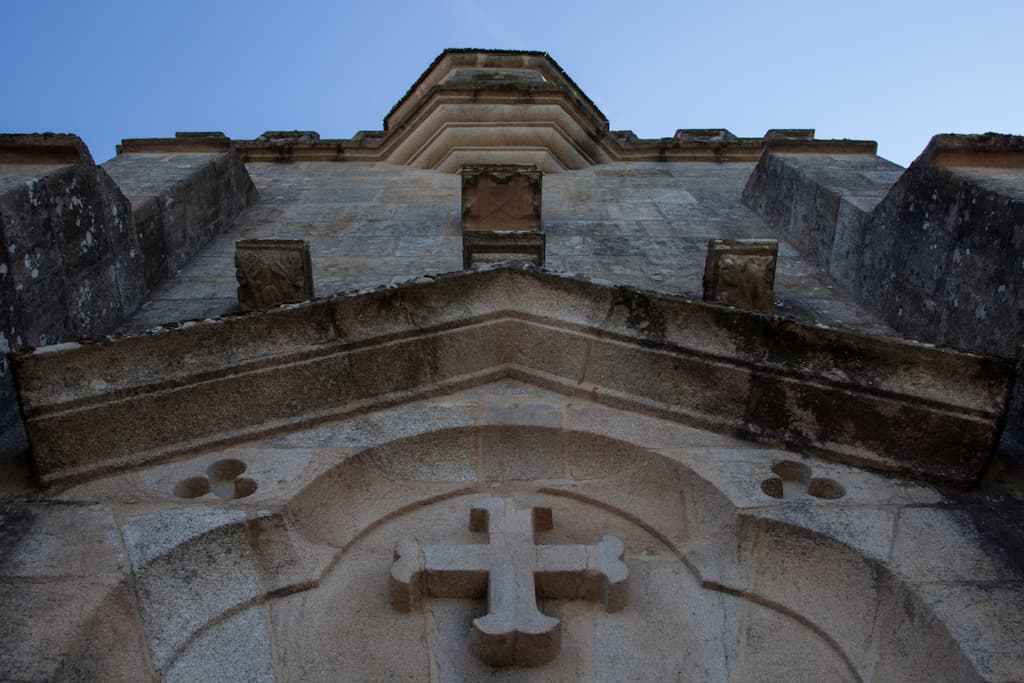 Portail de l'église de Villefavard