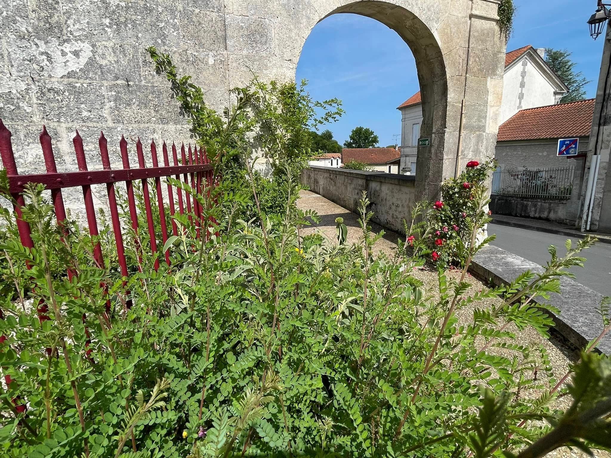 Périgord Inattendu - Village Fleuri Villetoureix